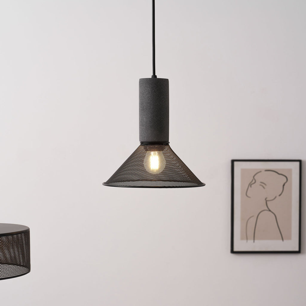 Industriell pendellampe med sement og svart netting — 6 former – Lamylie