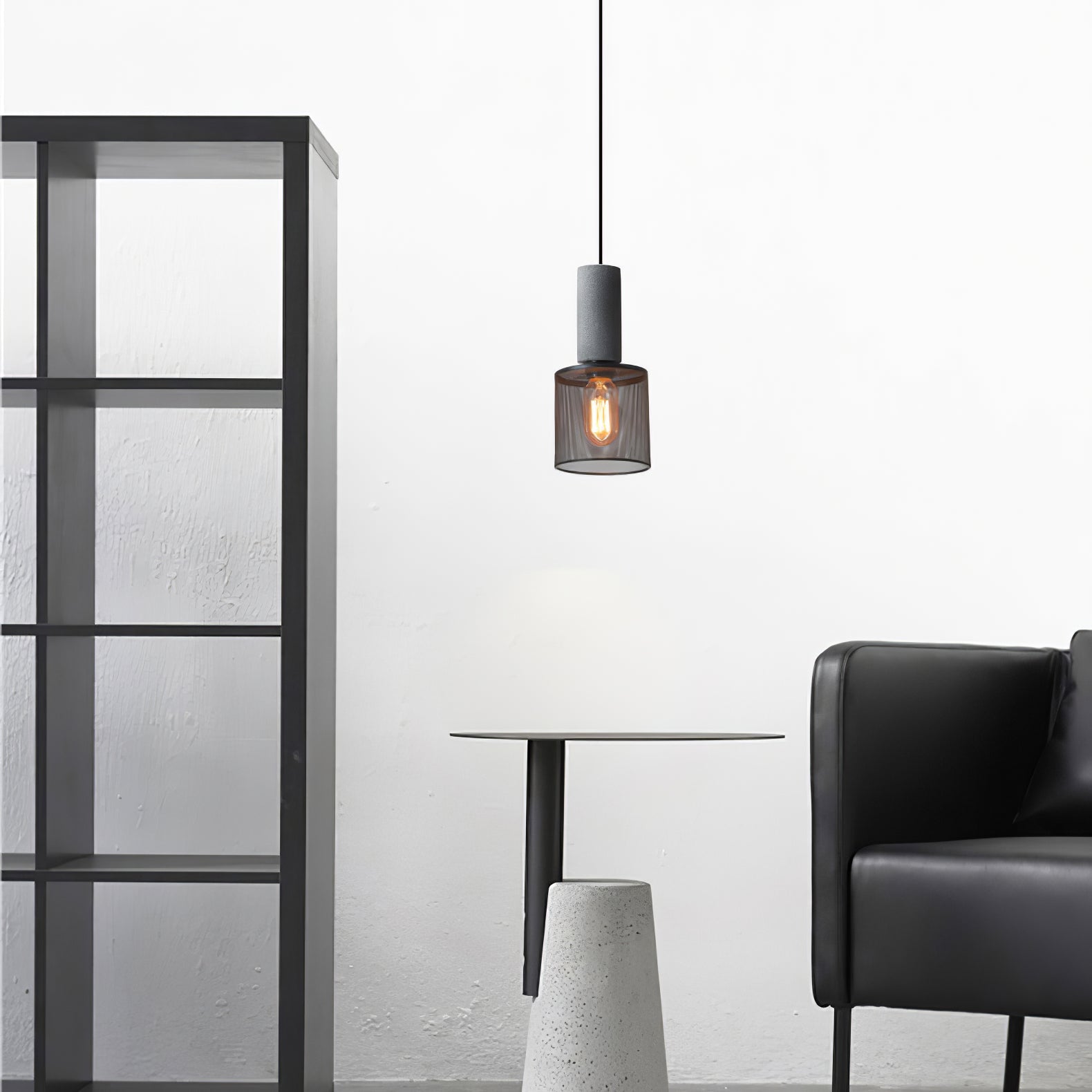 Industriell pendellampe med sement og svart netting — 6 former – Lamylie