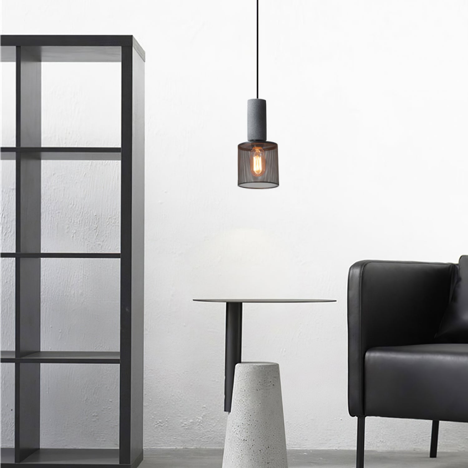 Industriell pendellampe med sement og svart netting — 6 former – Lamylie