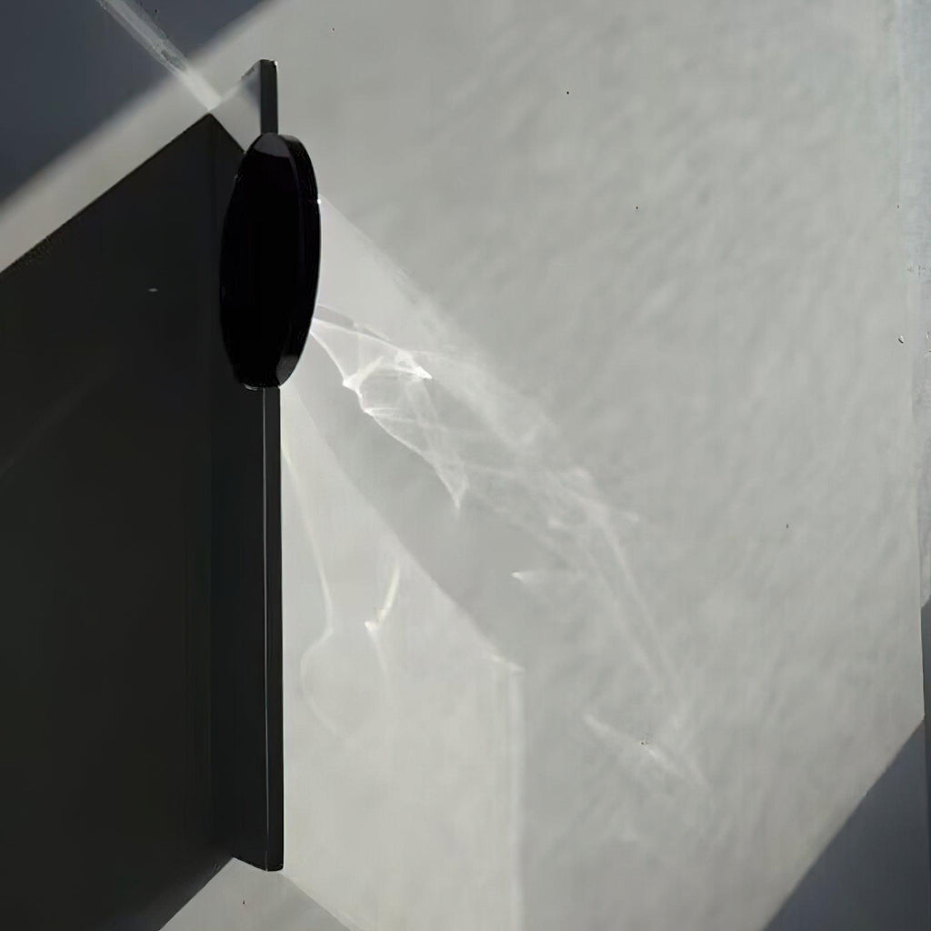 Kinetisk vägglampeskulptur med skuggprojektion i krom – Lamylie