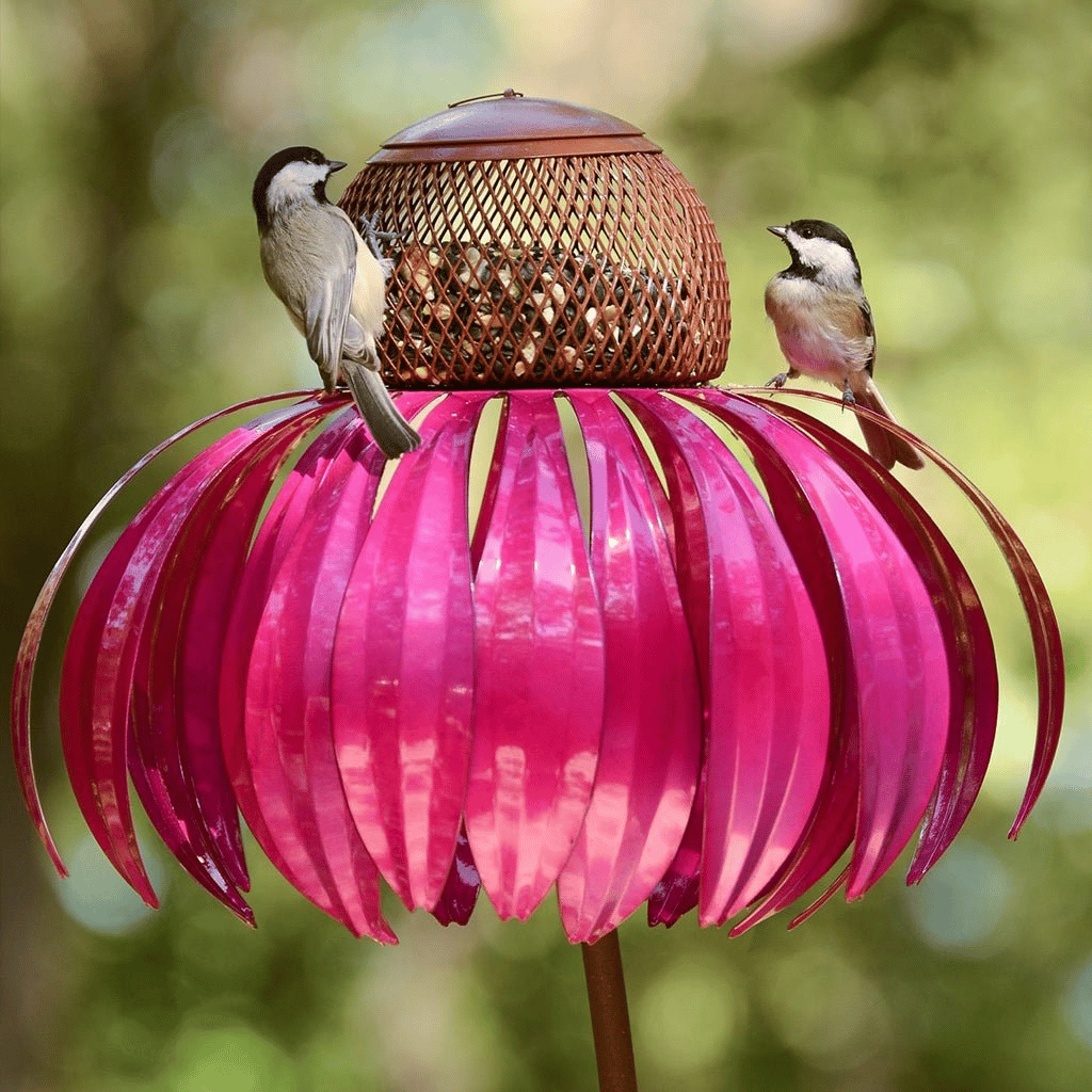 Metall-Vogelfutterspender mit Sonnenblumen-Design und rosafarbenen Blütenblättern für den Garten – Lamylie