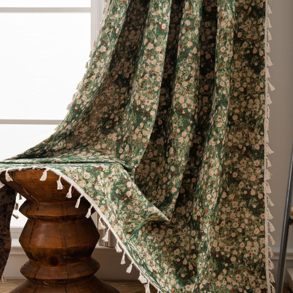Floréveil Vintage Floral Tapestry Curtain — Romantic Botanical Pattern