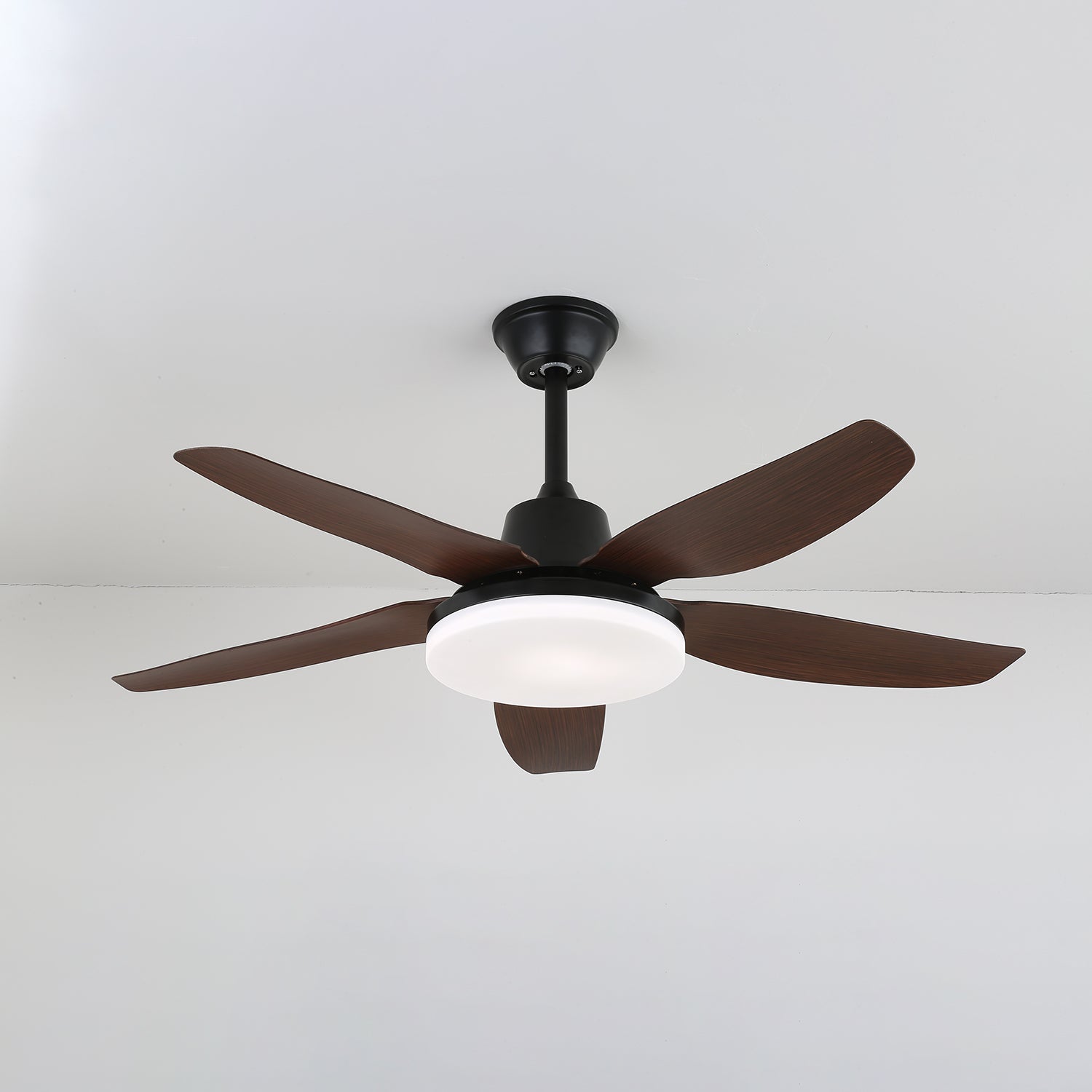Ventilateur de plafond moderne Luvo avec éclairage et finition bois | Ø122 cm | Avec télécommande | LED incluse | 6 vitesses - Lamylie