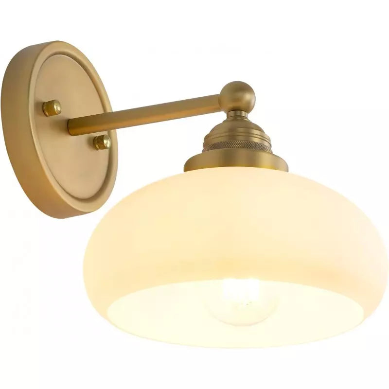 Vintage nástěnná lampa s mléčně bílým sklem v industriálním stylu pro ložnici a chodbu – Lamylie
