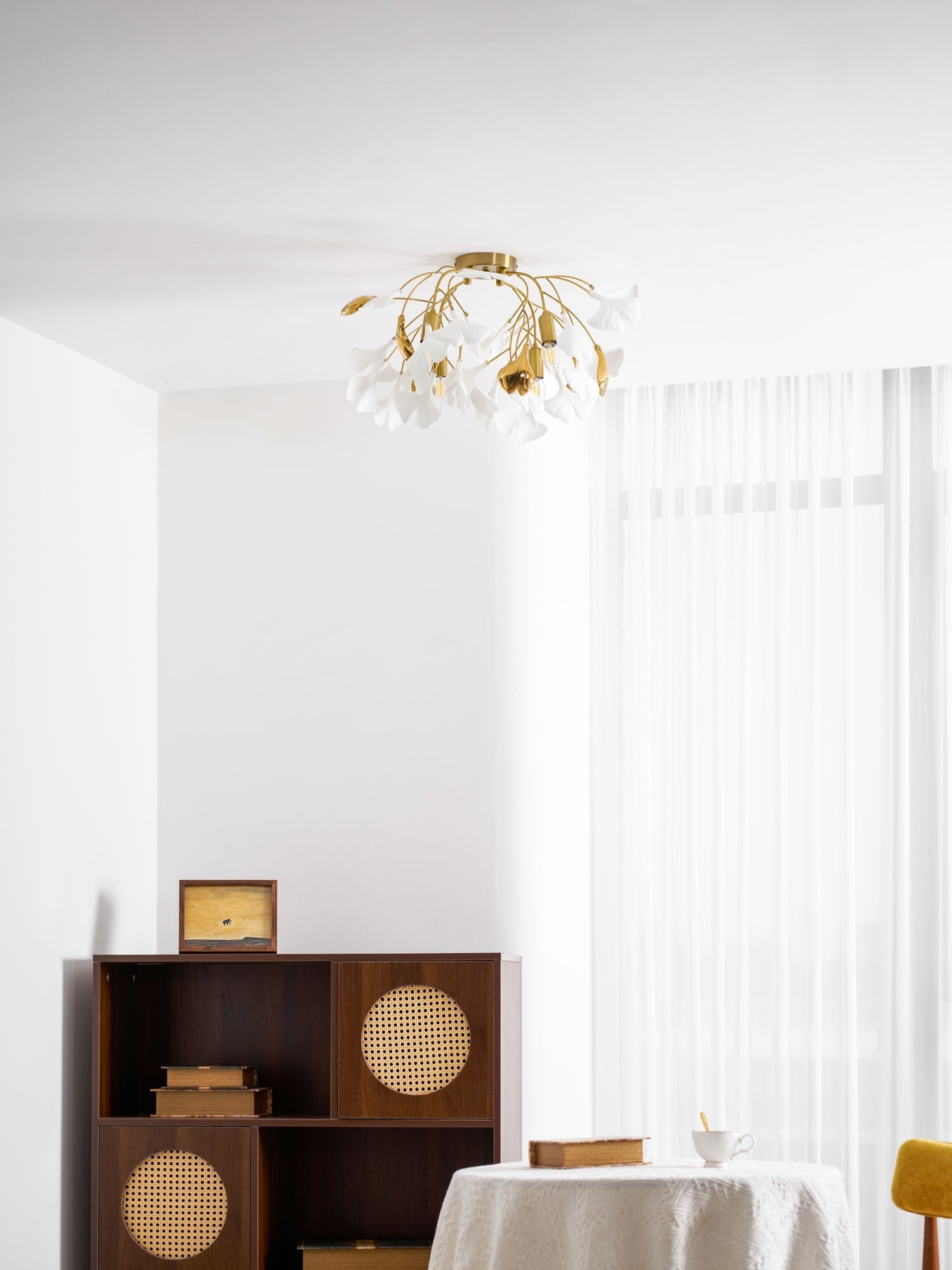 Ceramic Pendant Lamp Ginkgo Leaf | Gold-Colored Fixture with White Leaves | Modern Nature-Inspired Design for Living Room Dining Room Bedroom - Lamylie