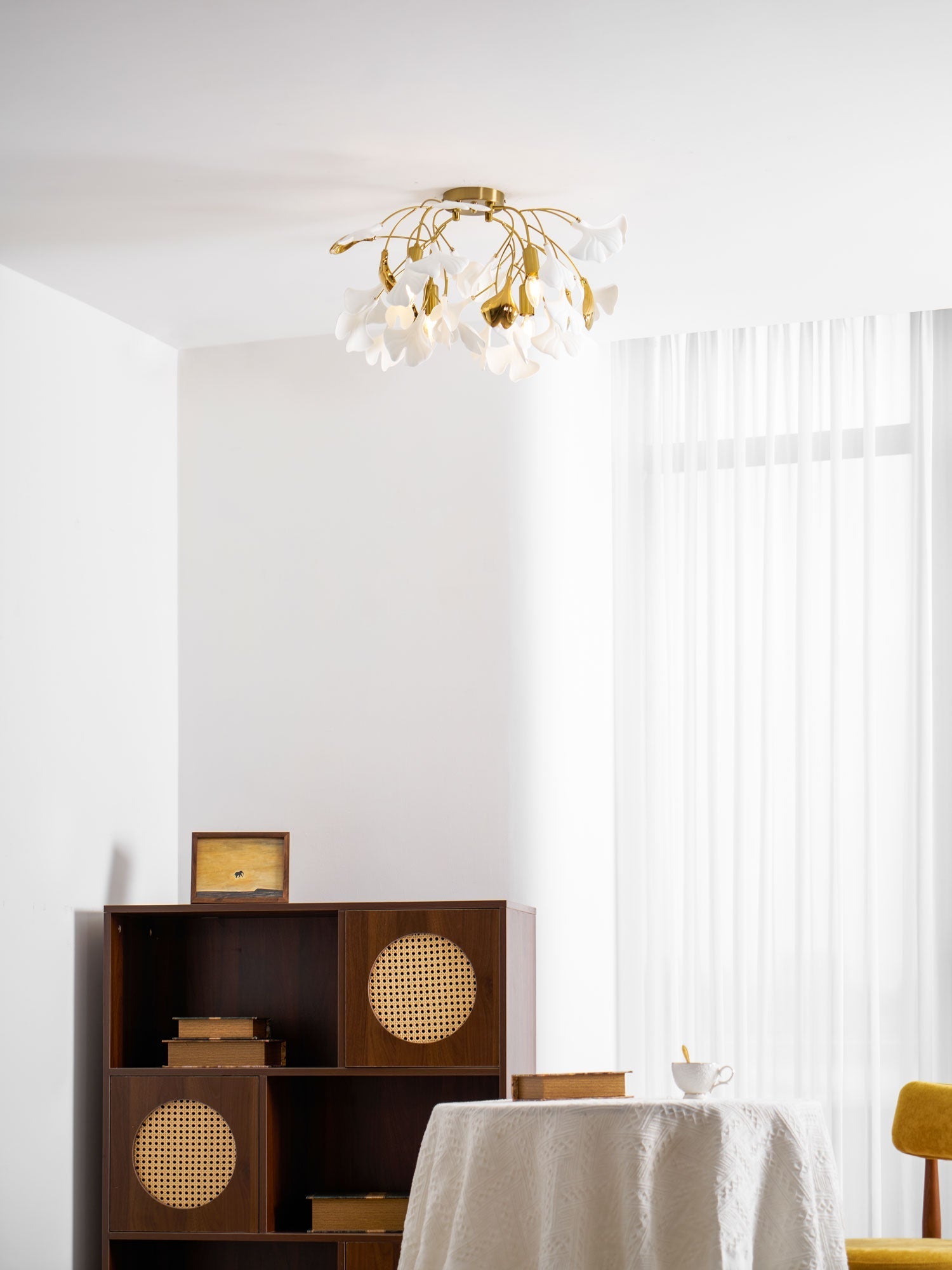 Ceramic Pendant Lamp Ginkgo Leaf | Gold-Colored Fixture with White Leaves | Modern Nature-Inspired Design for Living Room Dining Room Bedroom - Lamylie