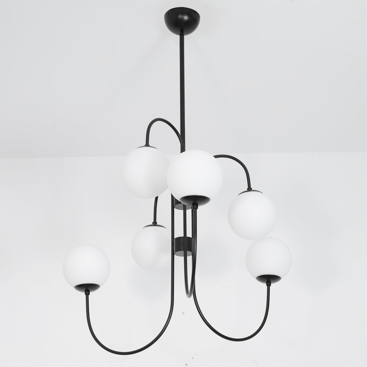 Schwanenhals-Kronleuchter Ø76 cm | 8-flammige Pendelleuchte mit Glasgloben Gold/Schwarz - Lamylie