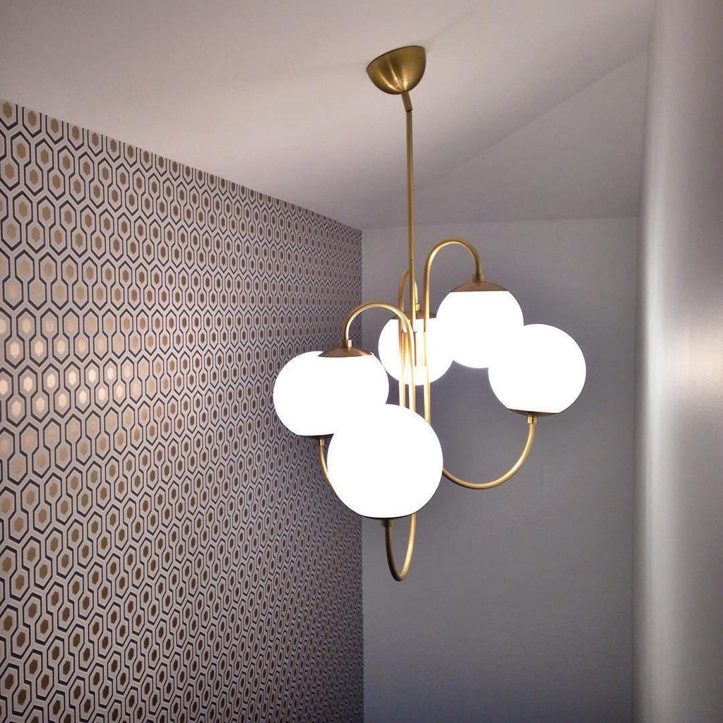 Schwanenhals-Kronleuchter Ø76 cm | 8-flammige Pendelleuchte mit Glasgloben Gold/Schwarz - Lamylie