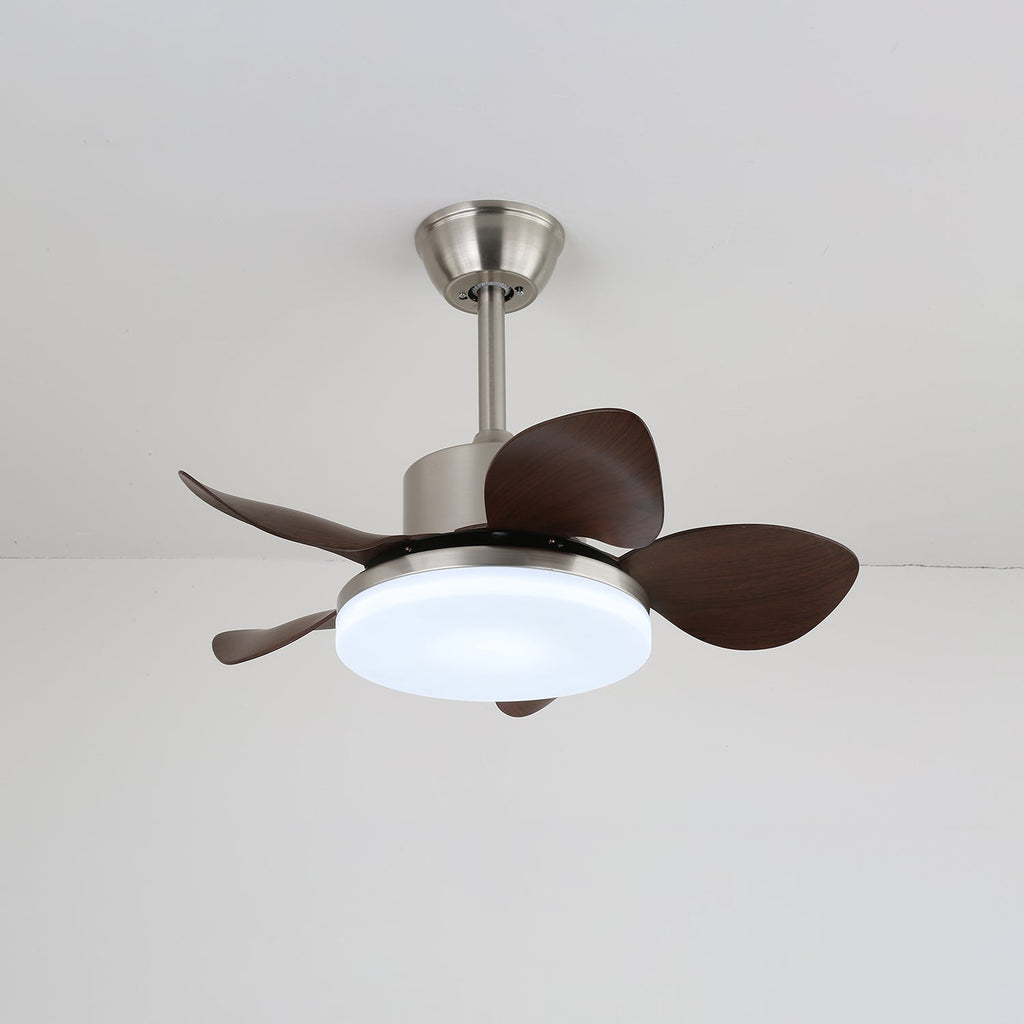 Holz-Deckenventilator Kaelen mit Beleuchtung ø71 cm | LED-Ventilatorlampe mit neigbaren Flügeln, Fernbedienung und 6 Geschwindigkeitsstufen | Modernes skandinavisches Design, Nickel, Walnussholz, Acryl – Lamylie