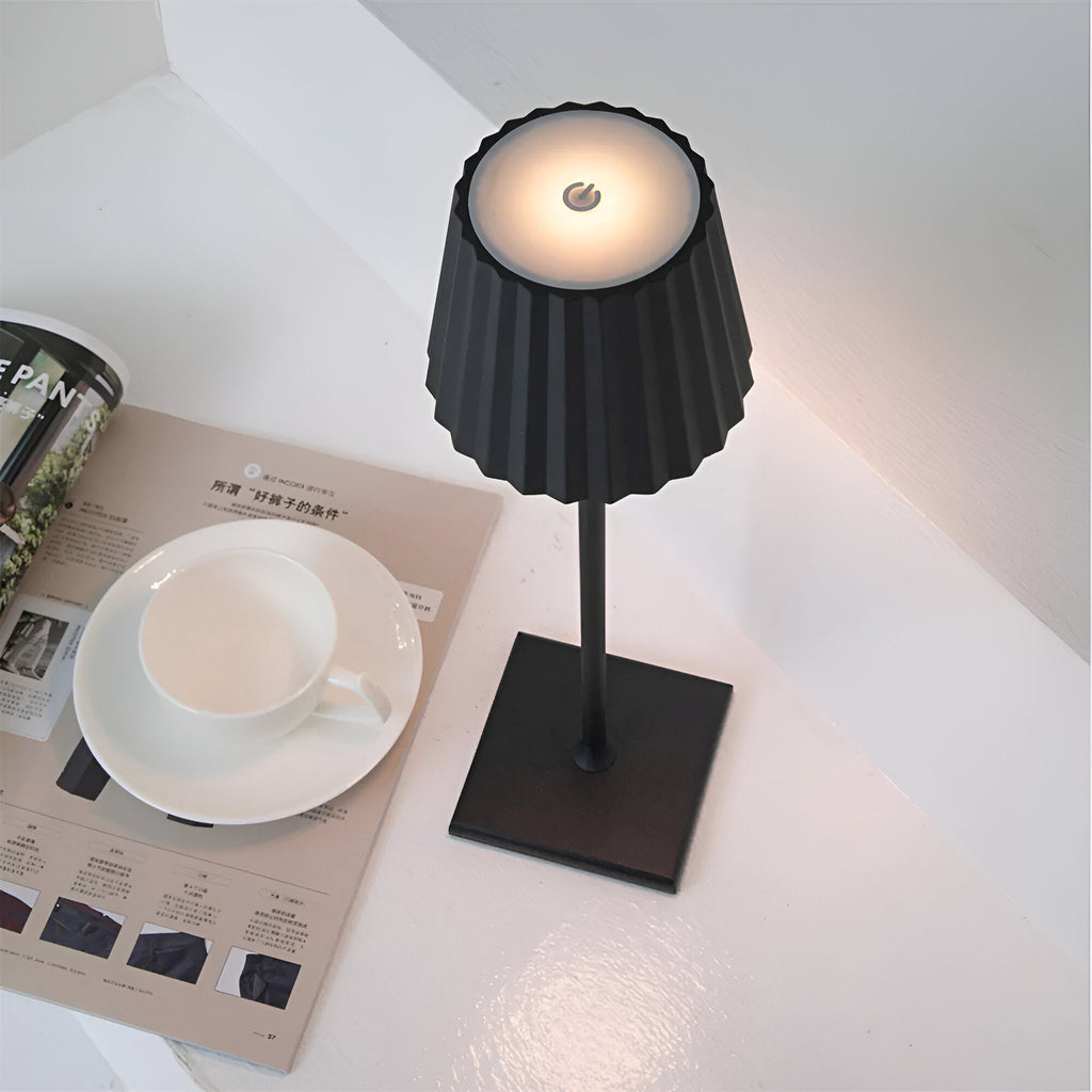 LaminaTouch 2.0 - Dimmable Wireless and Rechargeable Modern LED Table Lamp - Lamylie