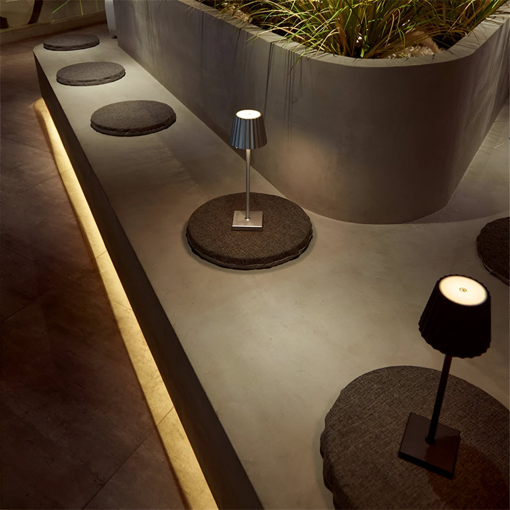 LaminaTouch 2.0 - Dimmable Wireless and Rechargeable Modern LED Table Lamp - Lamylie