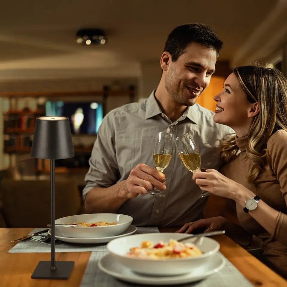 Lámpara de mesa LED inalámbrica HaloLux – Controles táctiles regulables, recargable