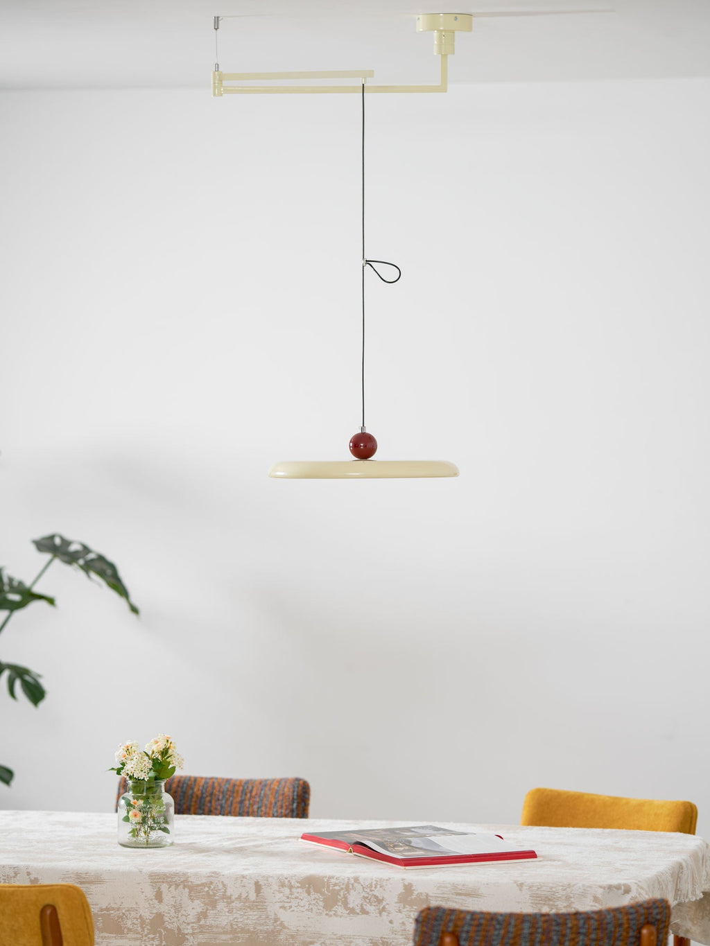 Lampada a sospensione oscillante di metà secolo — design cinetico con disco sospeso e contrappeso | Lampada a braccio regolabile per sale da pranzo moderne e spazi di lavoro creativi | LED integrato - Lamylie