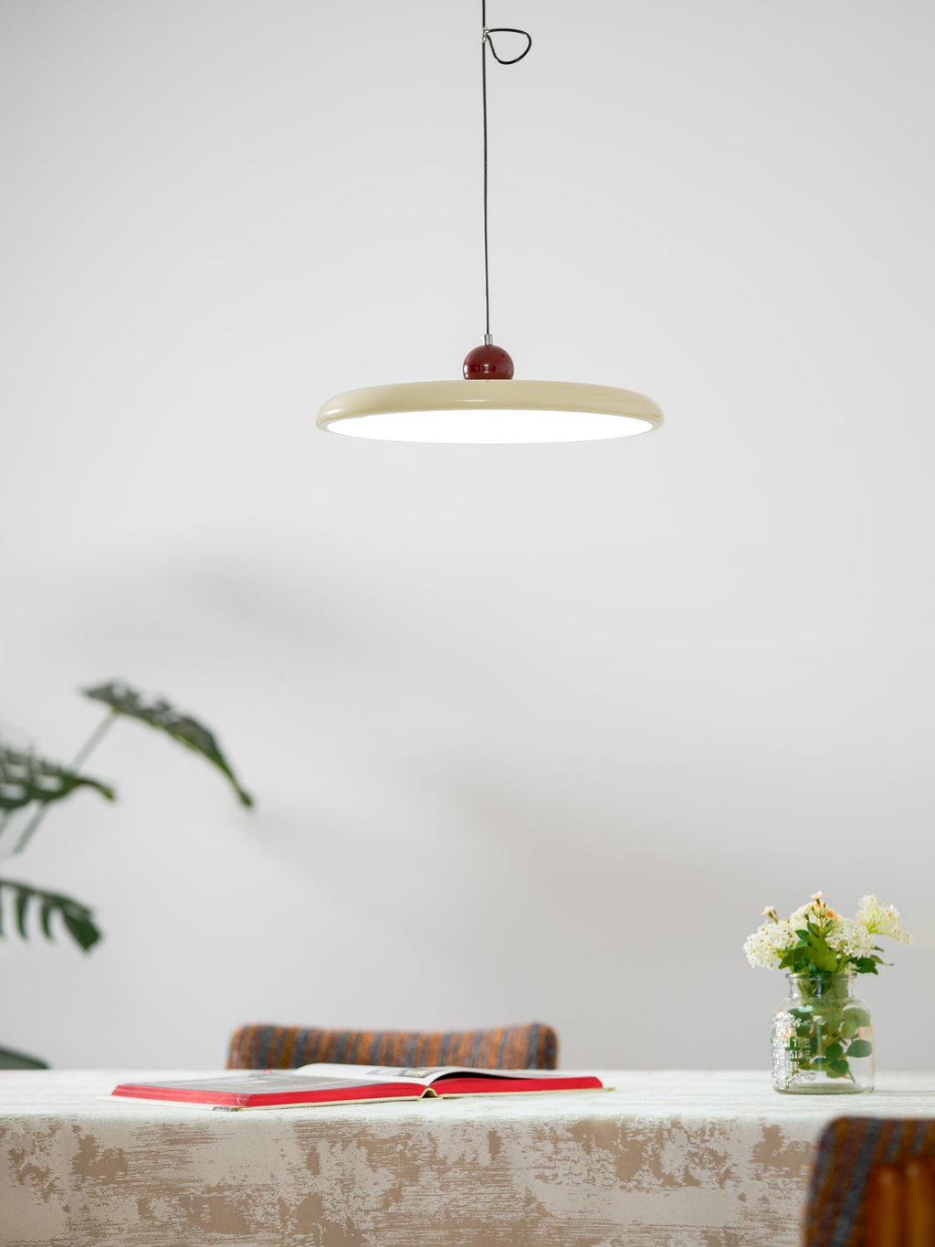 Lampada a sospensione oscillante di metà secolo — design cinetico con disco sospeso e contrappeso | Lampada a braccio regolabile per sale da pranzo moderne e spazi di lavoro creativi | LED integrato - Lamylie