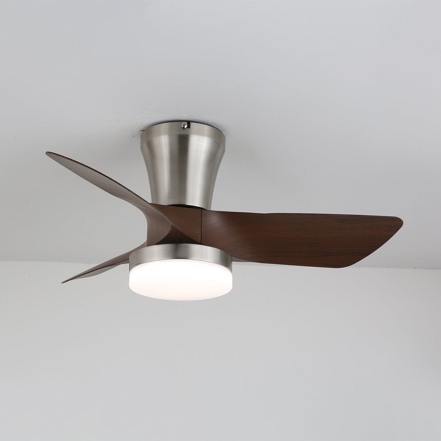 Moderner Holzdeckenventilator Trivon mit integrierter Beleuchtung | Einstellbare Geschwindigkeit & Fernbedienung – Lamylie