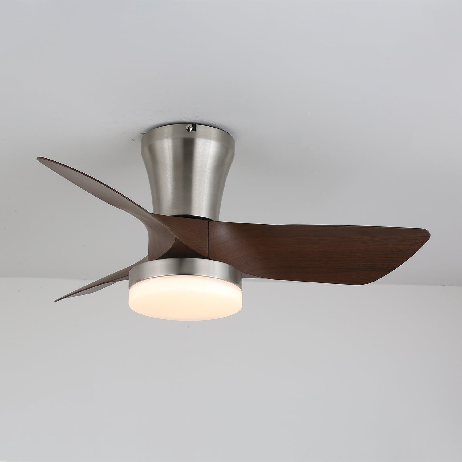 Moderner Holzdeckenventilator Trivon mit integrierter Beleuchtung | Einstellbare Geschwindigkeit & Fernbedienung – Lamylie