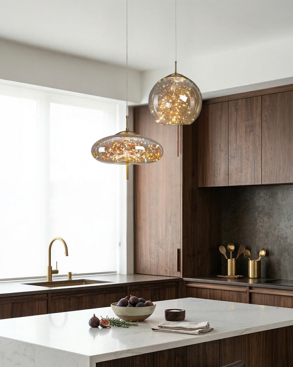 Glas-Pendelleuchte LIV mit rauchigem Finish und warmweißem Licht | Skandinavisches Design mit handgefertigtem Glas | 3 Größen verfügbar - Lamylie