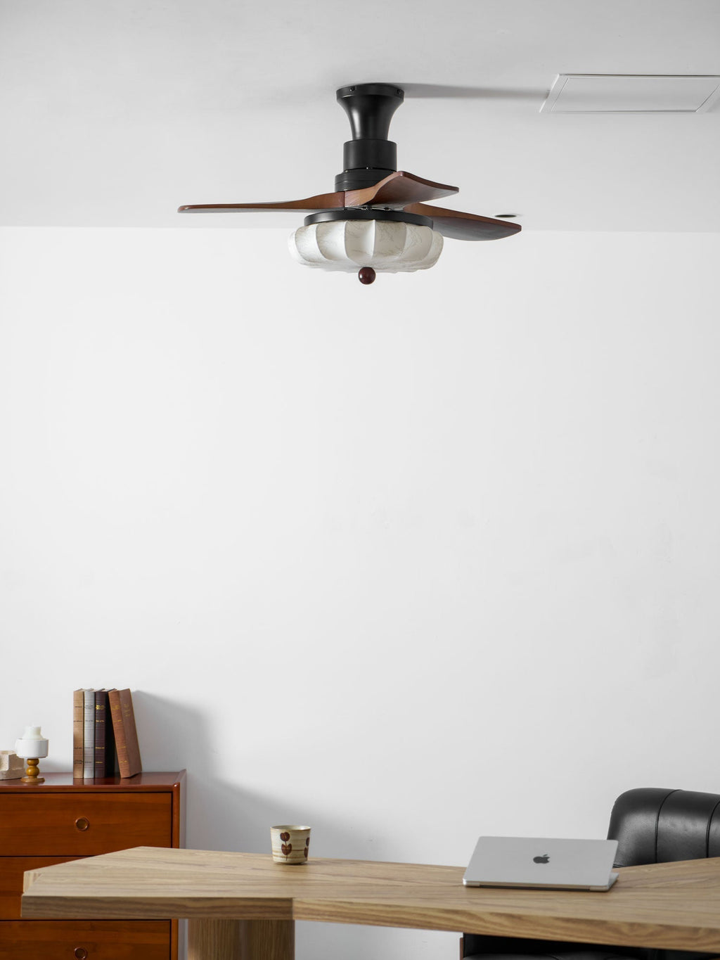 Ventilator de tavan cu iluminare | Motor DC | Abajur din bumbac cu model de lotus | Pale din lemn de nuc | Reglabil și reversibil - Lamylie