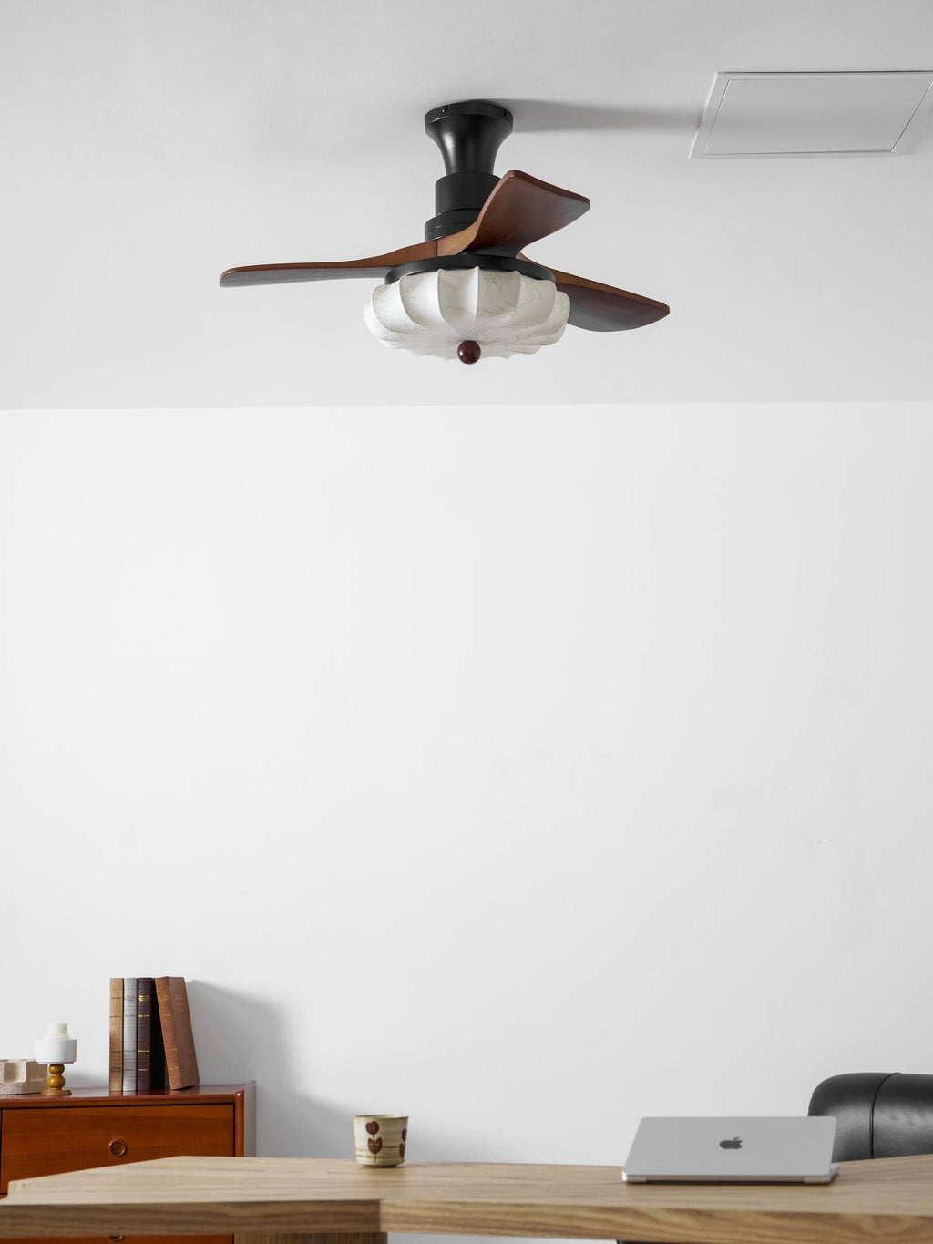 Ventilator de tavan cu iluminare | Motor DC | Abajur din bumbac cu model de lotus | Pale din lemn de nuc | Reglabil și reversibil - Lamylie