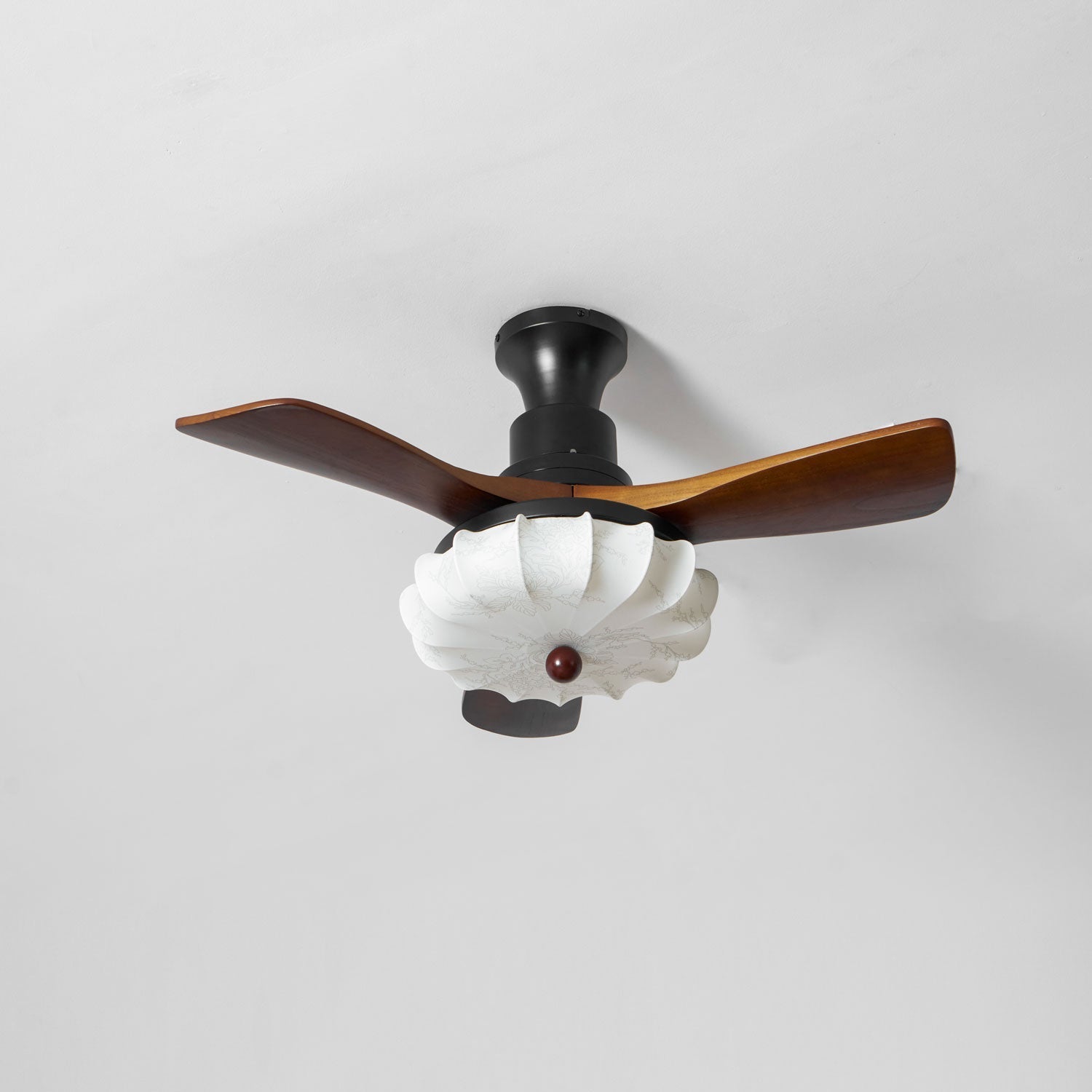 Ventilator de tavan cu iluminare | Motor DC | Abajur din bumbac cu model de lotus | Pale din lemn de nuc | Reglabil și reversibil - Lamylie