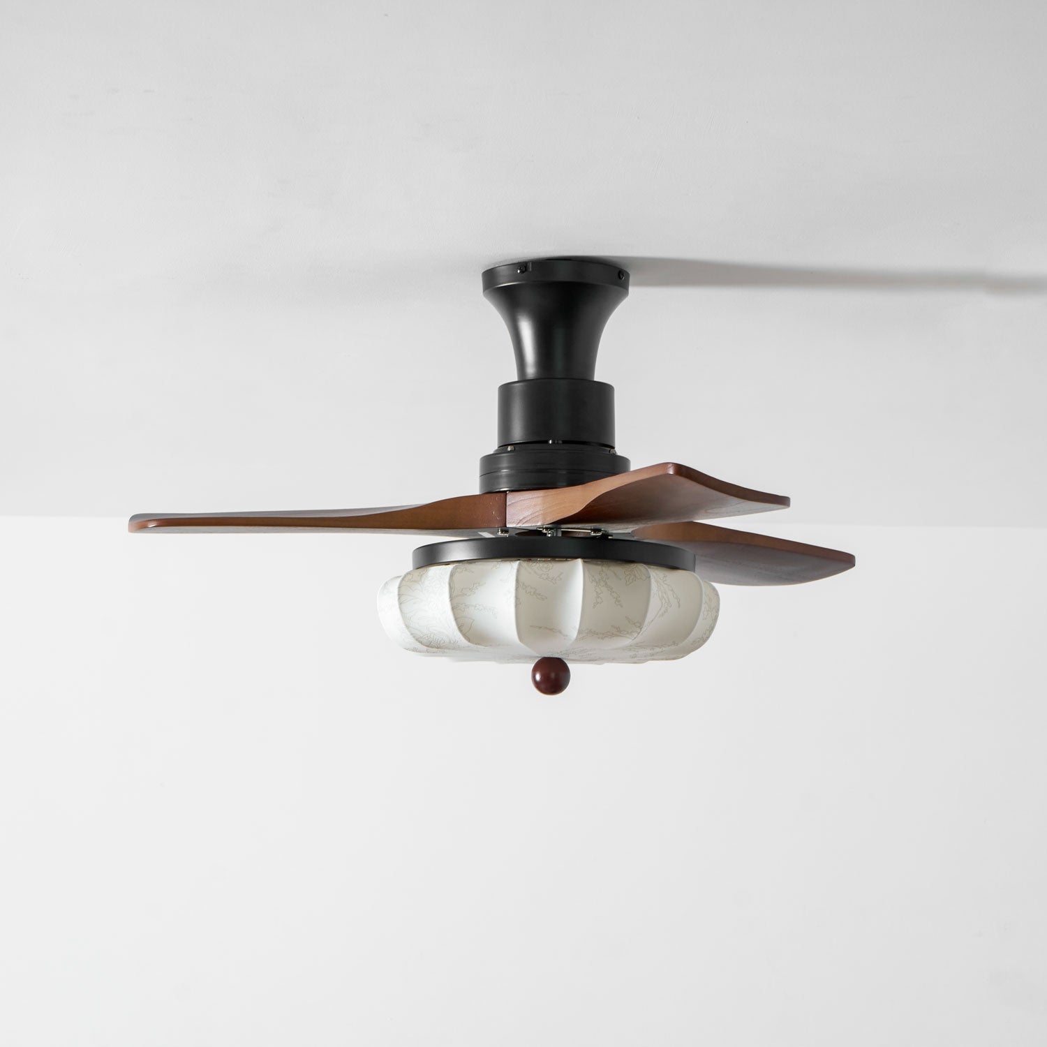 Ventilator de tavan cu iluminare | Motor DC | Abajur din bumbac cu model de lotus | Pale din lemn de nuc | Reglabil și reversibil - Lamylie