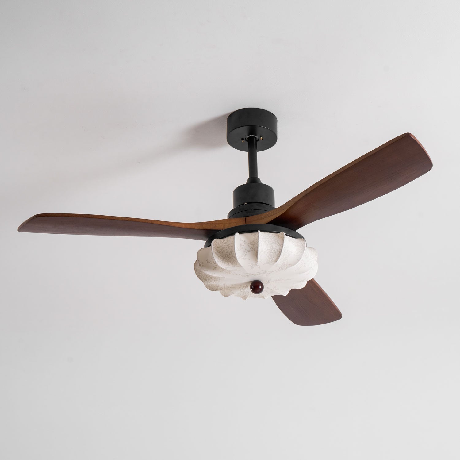 Ventilator de tavan cu iluminare | Motor DC | Abajur din bumbac cu model de lotus | Pale din lemn de nuc | Reglabil și reversibil - Lamylie