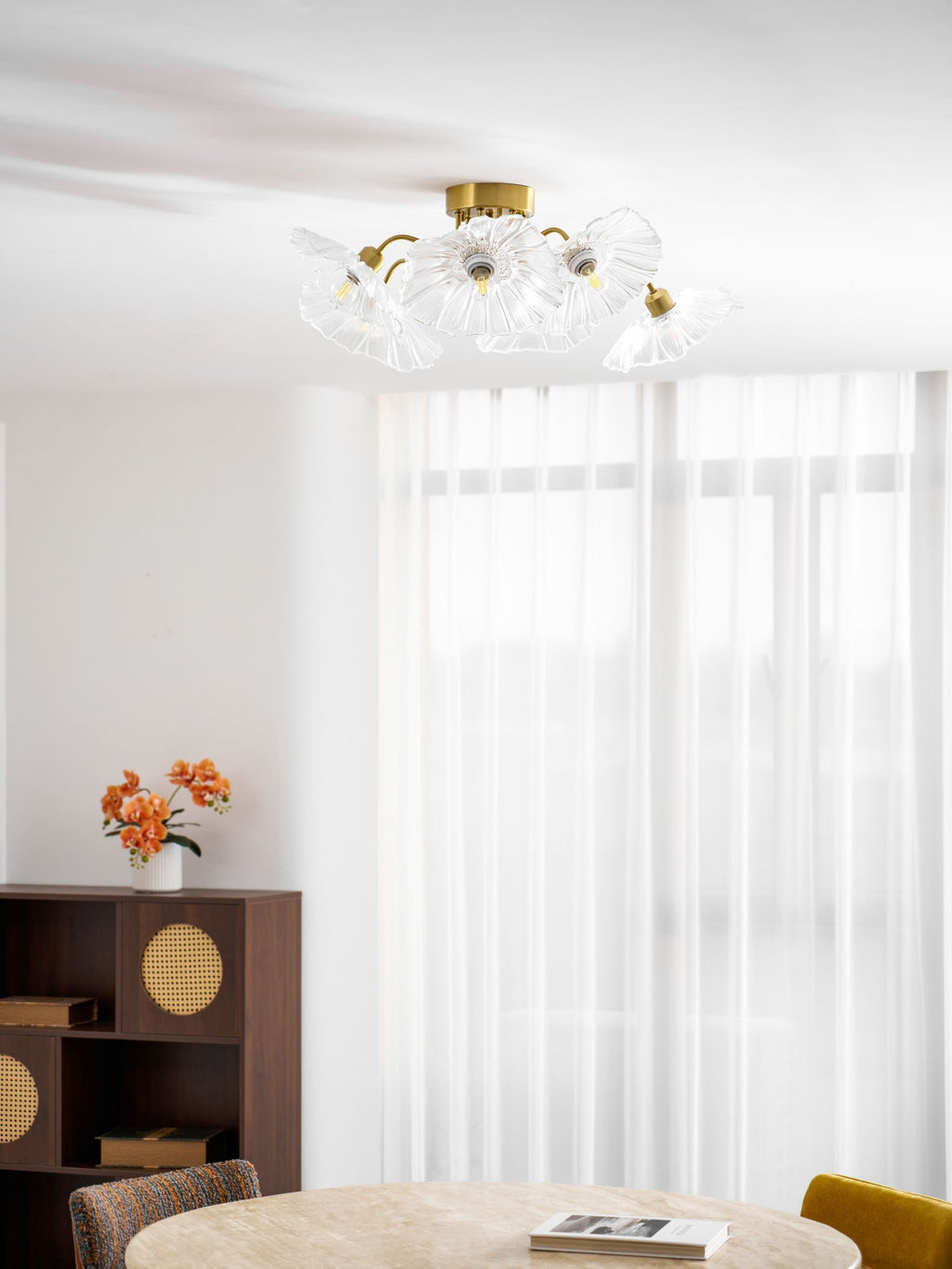 Glas-Deckenlampe mit Blattmotiv | 3, 5 oder 6 Lichtpunkte | Goldene Fassung mit Klarem oder Rosa Mattglas - Lamylie