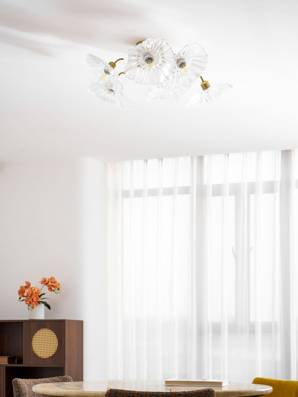 Glas-Deckenlampe mit Blattmotiv | 3, 5 oder 6 Lichtpunkte | Goldene Fassung mit Klarem oder Rosa Mattglas - Lamylie