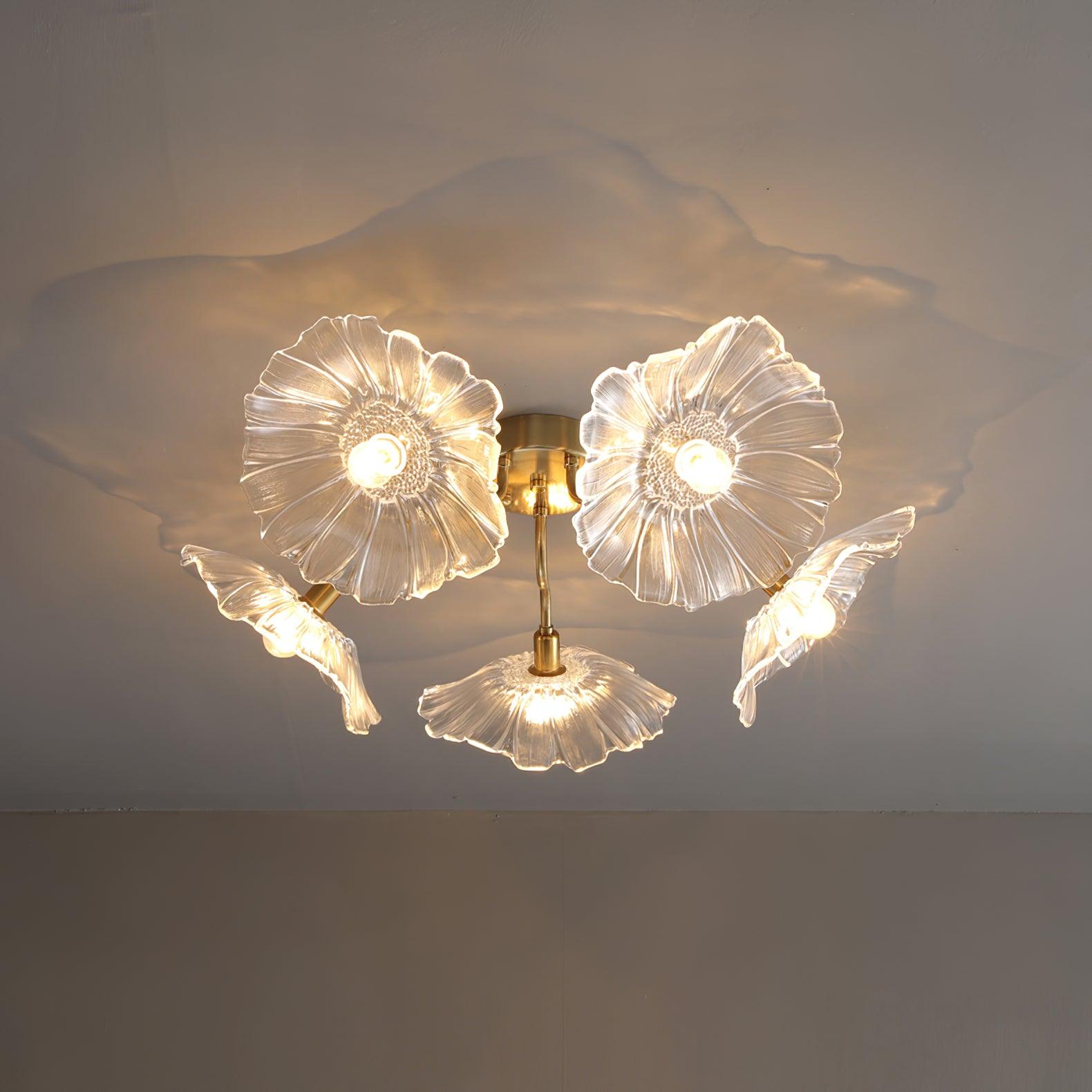 Glas-Deckenlampe mit Blattmotiv | 3, 5 oder 6 Lichtpunkte | Goldene Fassung mit Klarem oder Rosa Mattglas - Lamylie