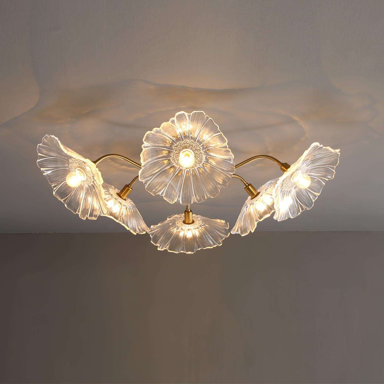 Glas-Deckenlampe mit Blattmotiv | 3, 5 oder 6 Lichtpunkte | Goldene Fassung mit Klarem oder Rosa Mattglas - Lamylie