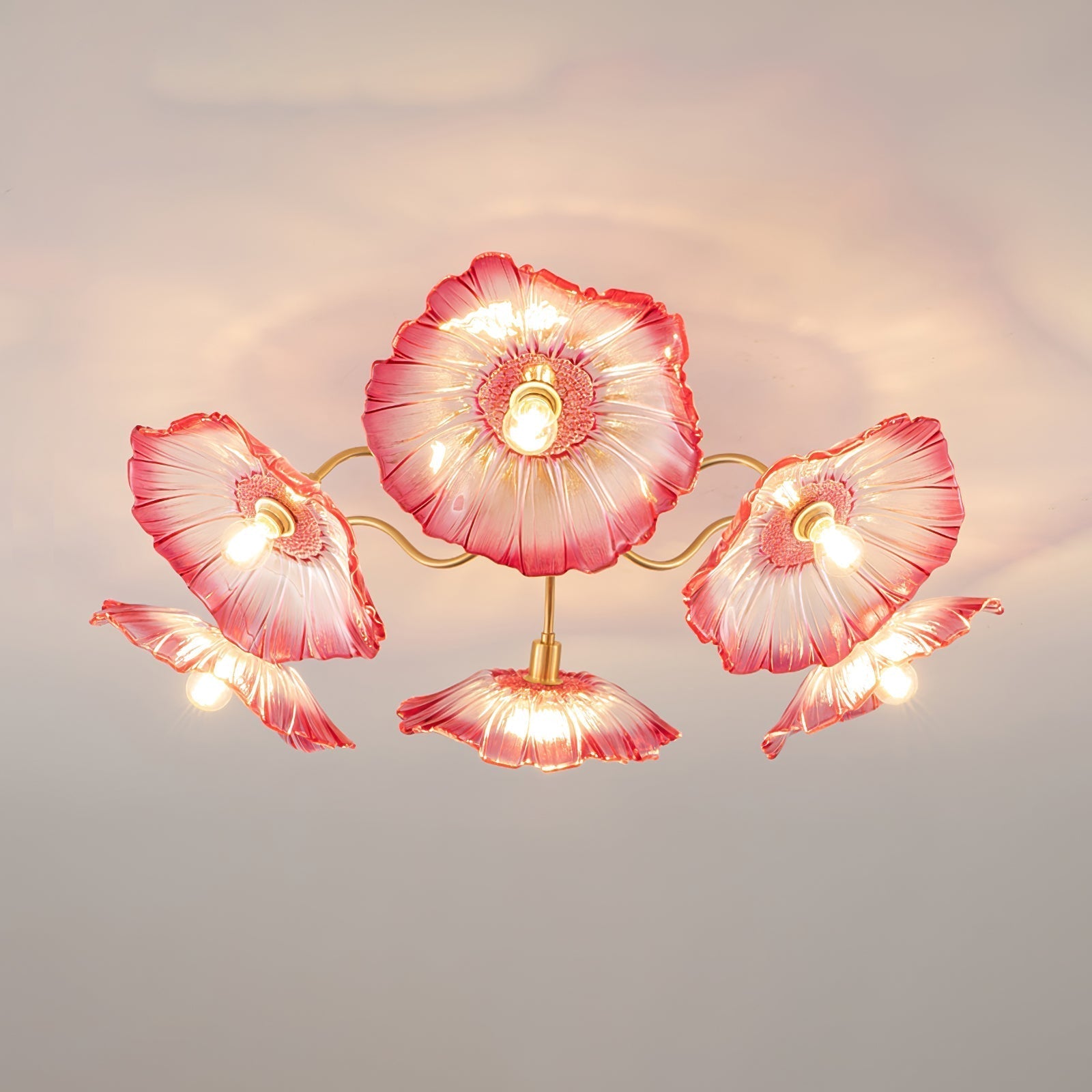 Glas-Deckenlampe mit Blattmotiv | 3, 5 oder 6 Lichtpunkte | Goldene Fassung mit Klarem oder Rosa Mattglas - Lamylie