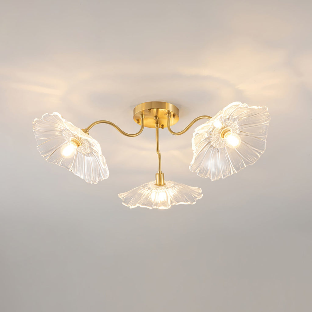 Glas-Deckenlampe mit Blattmotiv | 3, 5 oder 6 Lichtpunkte | Goldene Fassung mit Klarem oder Rosa Mattglas - Lamylie