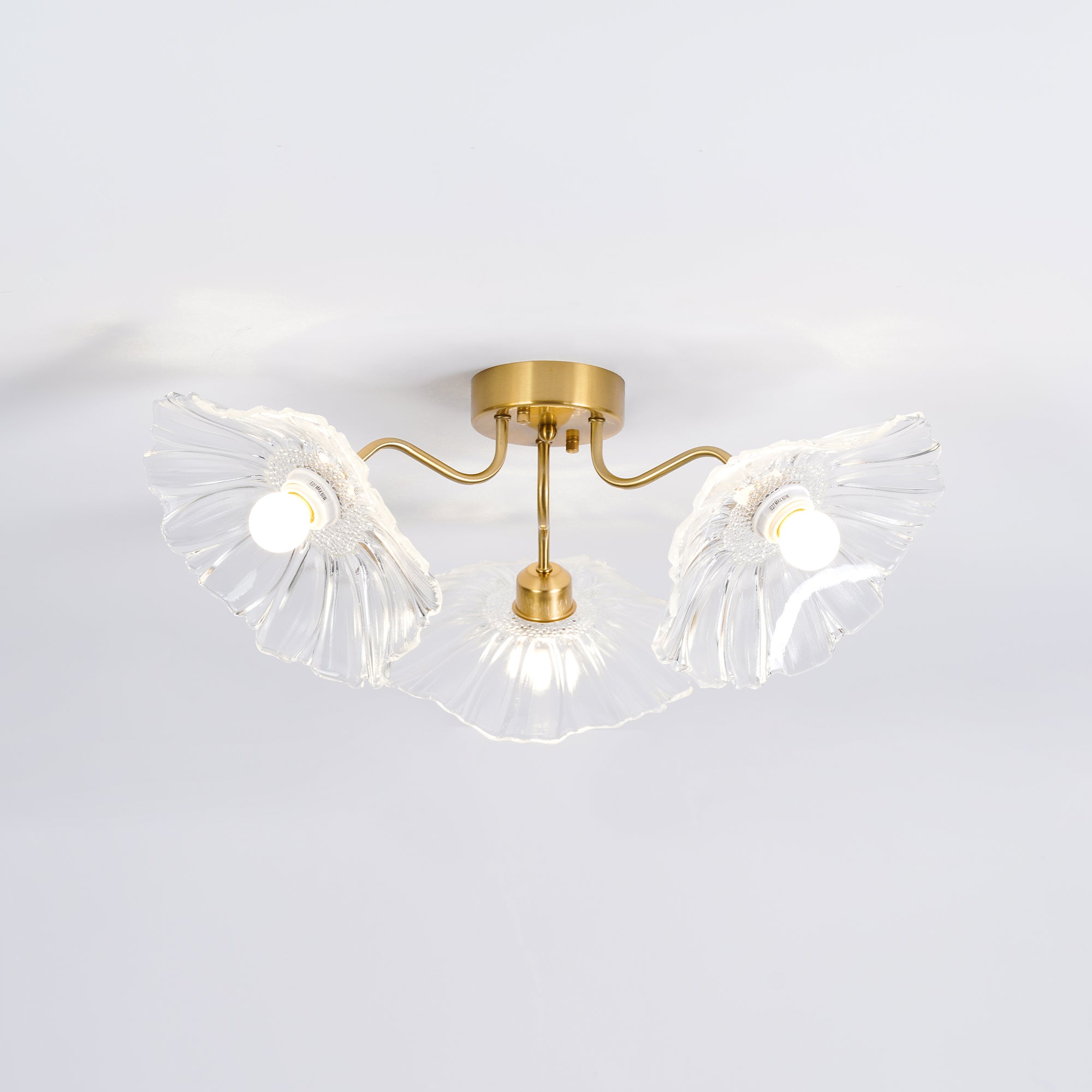 Glas-Deckenlampe mit Blattmotiv | 3, 5 oder 6 Lichtpunkte | Goldene Fassung mit Klarem oder Rosa Mattglas - Lamylie