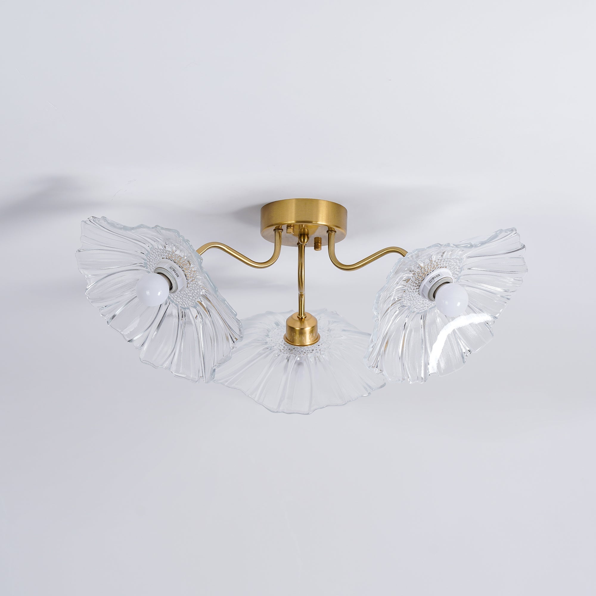 Glas-Deckenlampe mit Blattmotiv | 3, 5 oder 6 Lichtpunkte | Goldene Fassung mit Klarem oder Rosa Mattglas - Lamylie