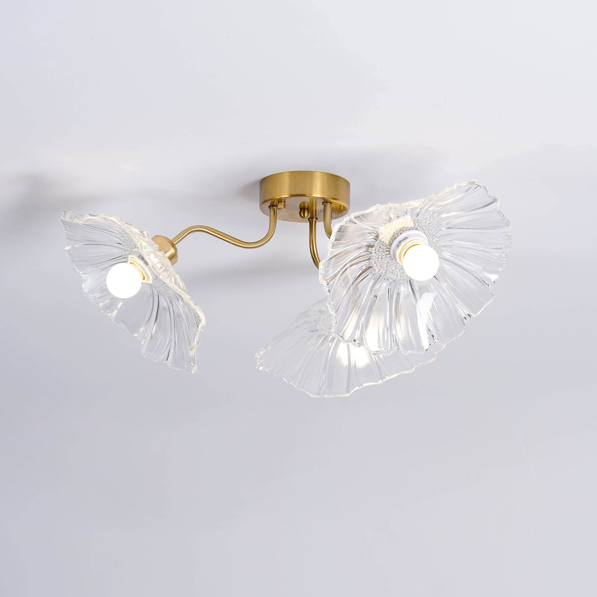 Glas-Deckenlampe mit Blattmotiv | 3, 5 oder 6 Lichtpunkte | Goldene Fassung mit Klarem oder Rosa Mattglas - Lamylie