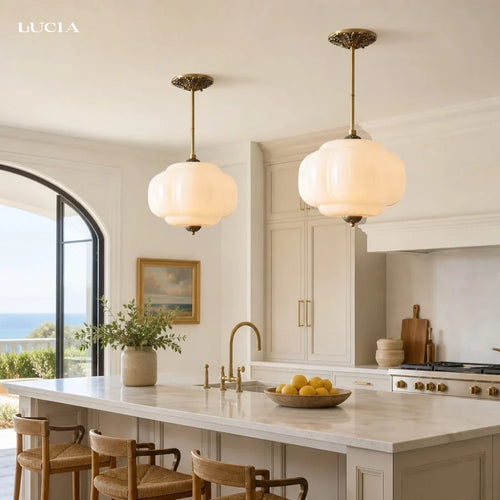 Candeeiro de teto em latão envelhecido com design de abóbora em vidro verde | Candeeiro suspenso elegante para sala de jantar, ilha de cozinha ou quarto – Lamylie
