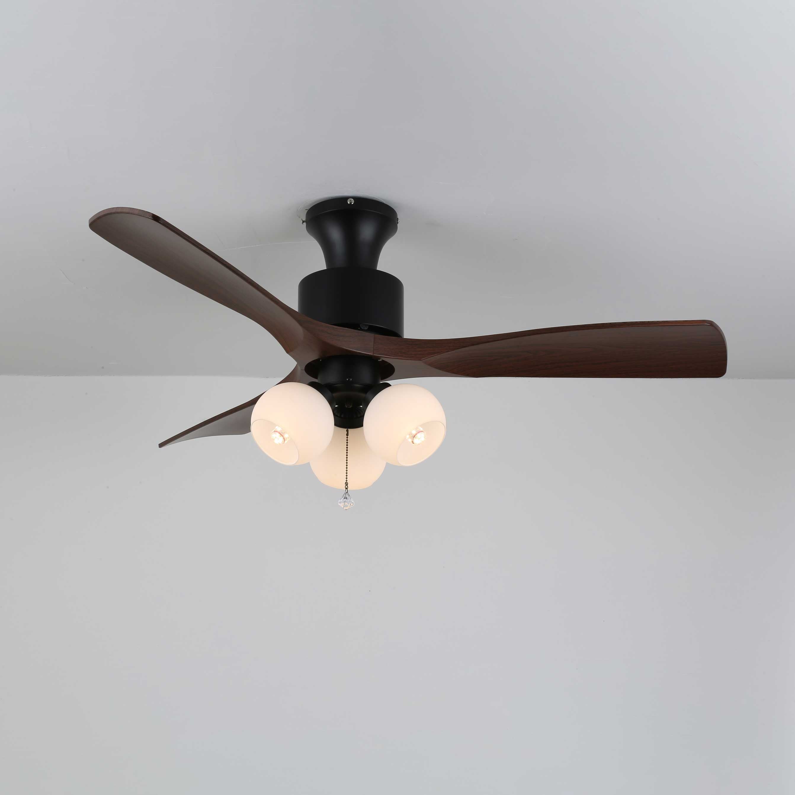 Ventilator de tavan vintage cu iluminare — abajur din sticlă și telecomandă - Lamylie