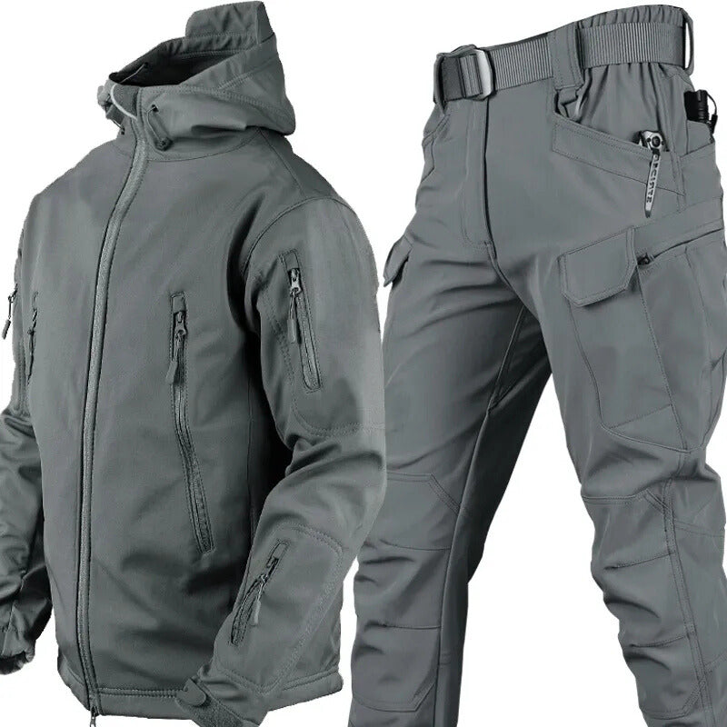 Voděodolná outdoorová souprava MaxShield s fleecovou podšívkou a několika kapsami