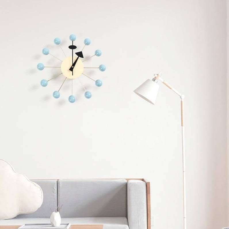 Abstrakt 3D-veggklokke med kuler | Skandinavisk minimalistisk design, 32 cm, silikon, kvartsverk med lydløs gange, dekorativ interiørklokke, svart og grå – Lamylie