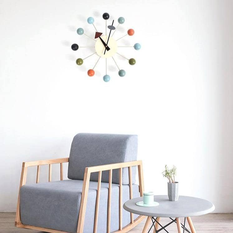 Abstrakt 3D-veggklokke med kuler | Skandinavisk minimalistisk design, 32 cm, silikon, kvartsverk med lydløs gange, dekorativ interiørklokke, svart og grå – Lamylie