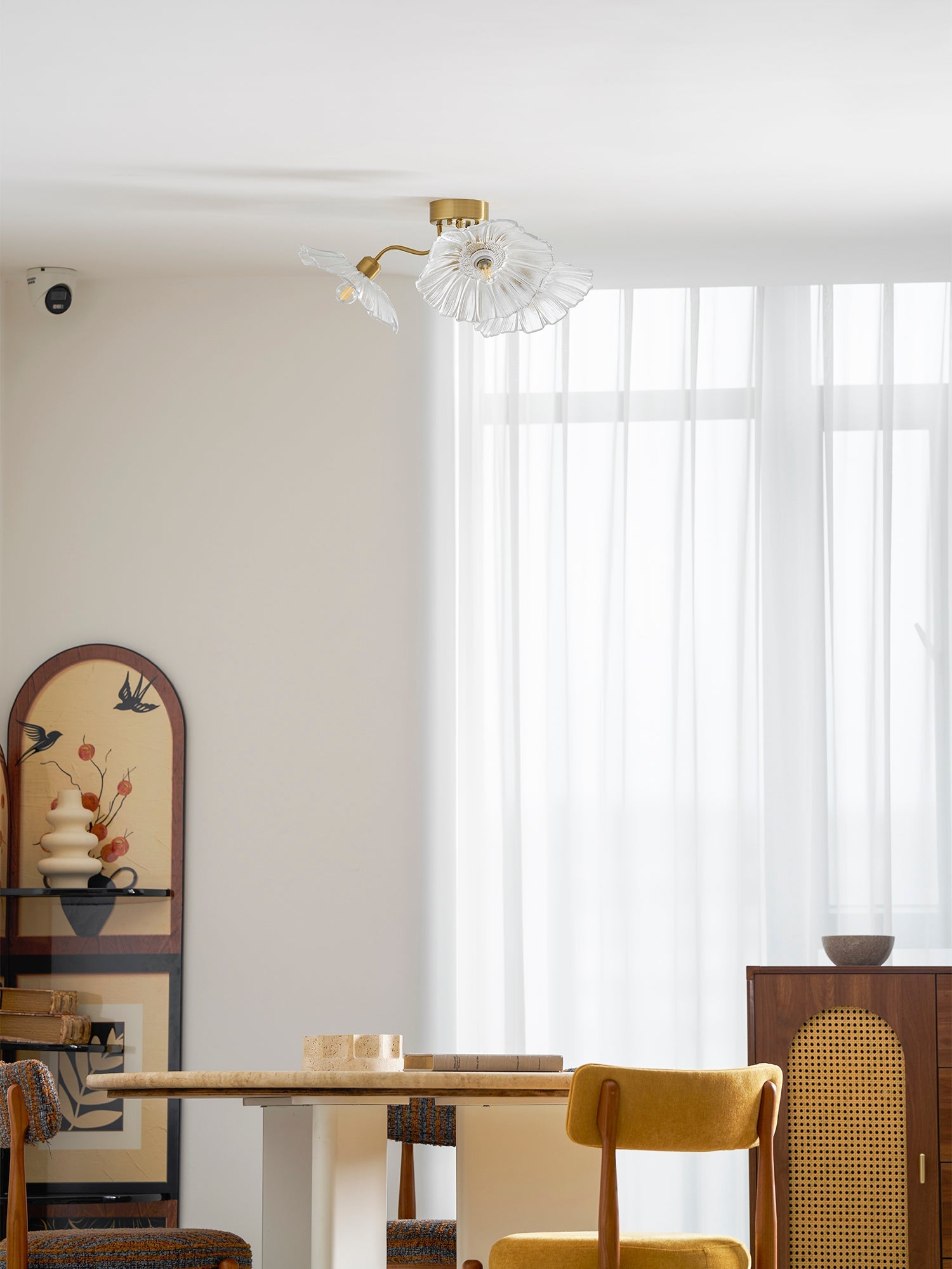 Glas-Deckenlampe mit Blattmotiv | 3, 5 oder 6 Lichtpunkte | Goldene Fassung mit Klarem oder Rosa Mattglas - Lamylie