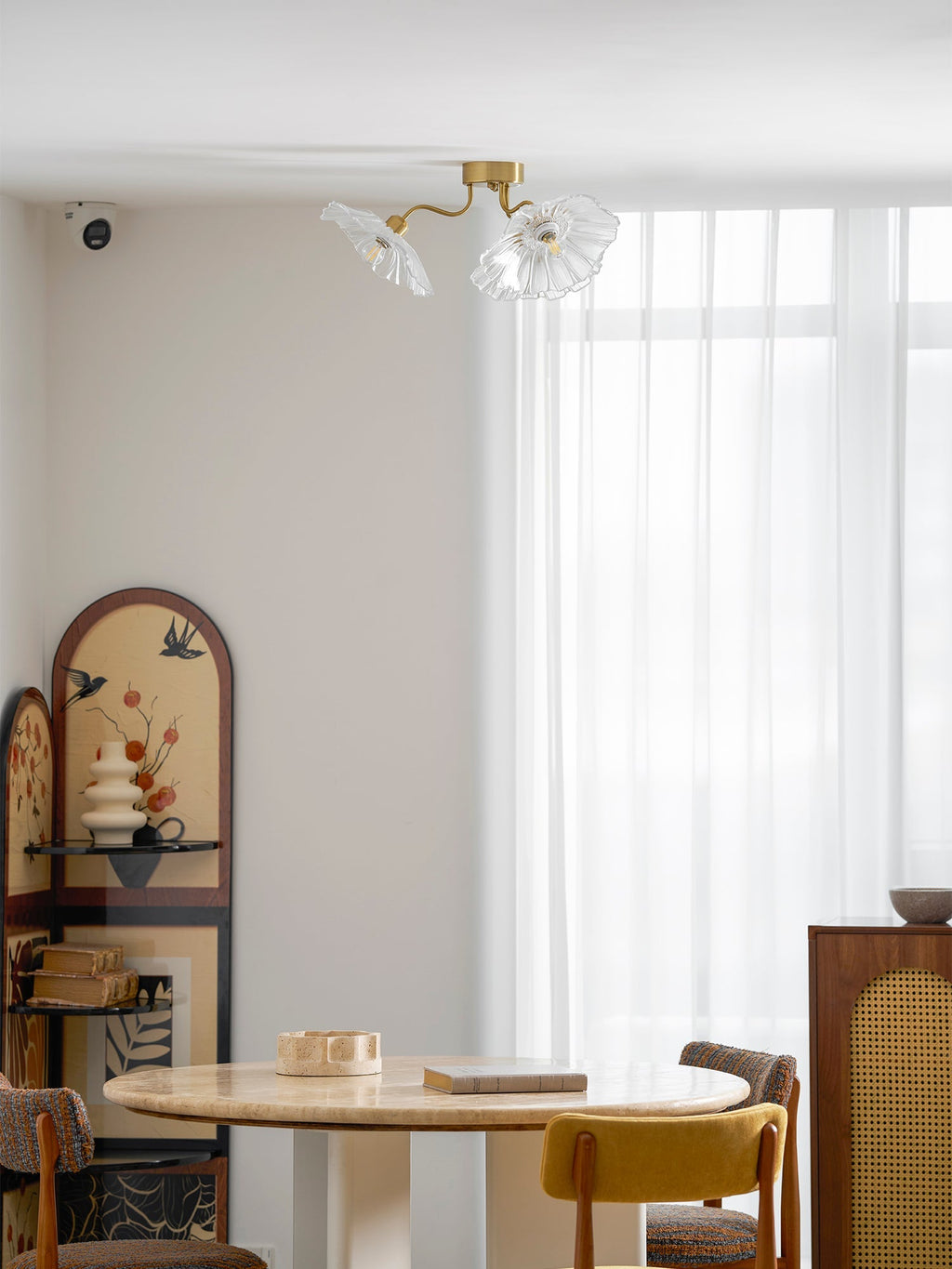 Glas-Deckenlampe mit Blattmotiv | 3, 5 oder 6 Lichtpunkte | Goldene Fassung mit Klarem oder Rosa Mattglas - Lamylie