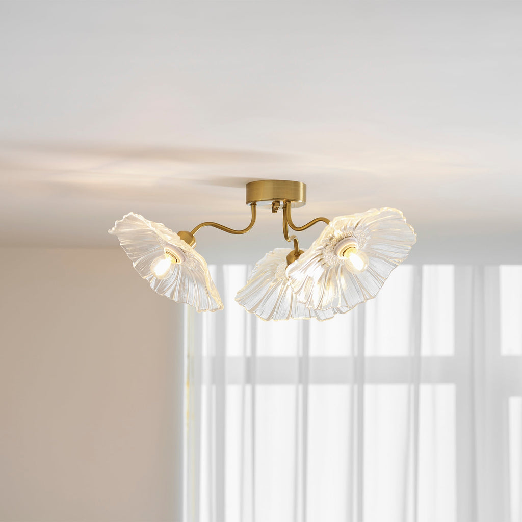 Glas-Deckenlampe mit Blattmotiv | 3, 5 oder 6 Lichtpunkte | Goldene Fassung mit Klarem oder Rosa Mattglas - Lamylie