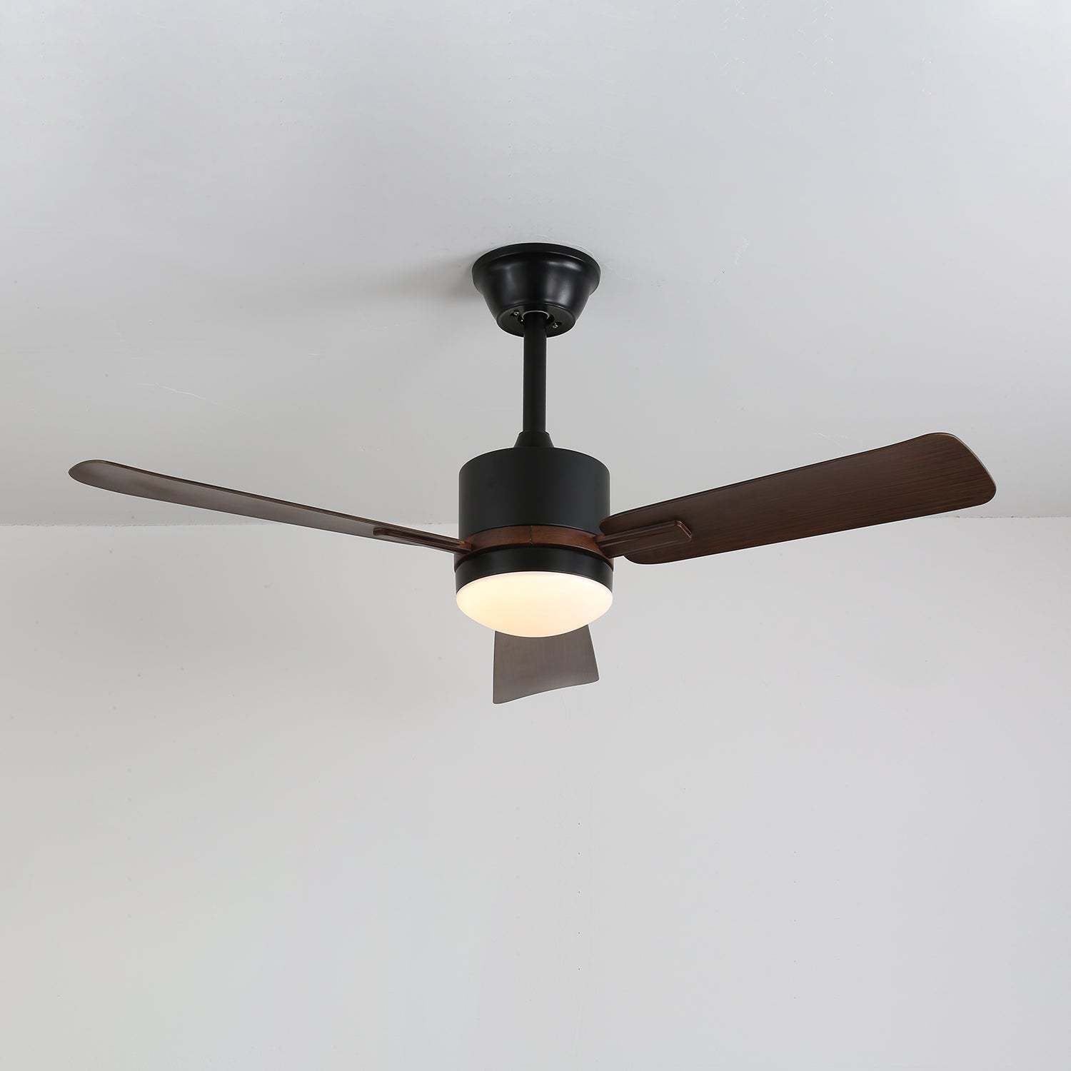 Modern mennyezeti ventilátor világítással – Fa és LED – Távirányító – Lamylie