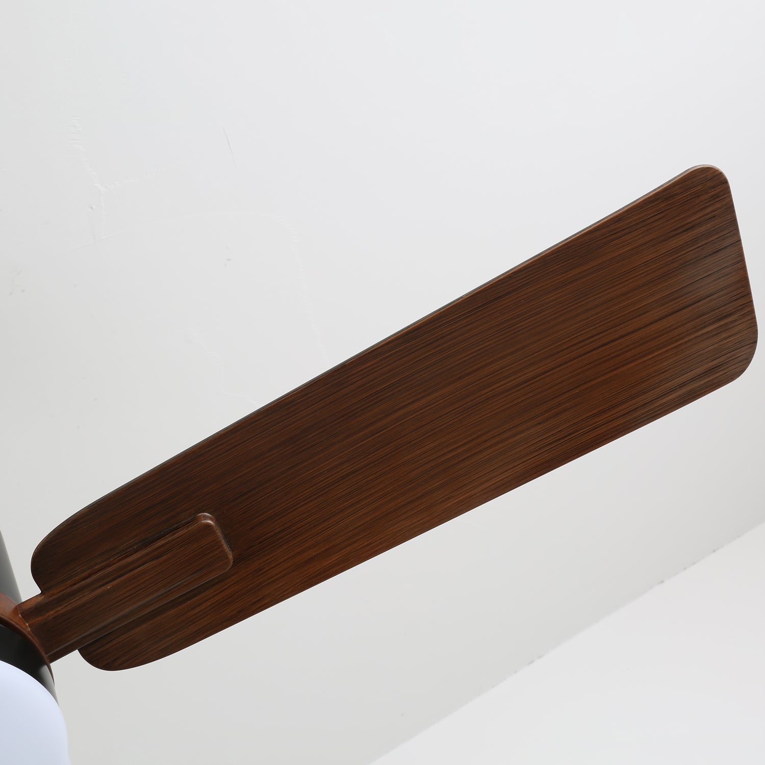 Modern mennyezeti ventilátor világítással – Fa és LED – Távirányító – Lamylie