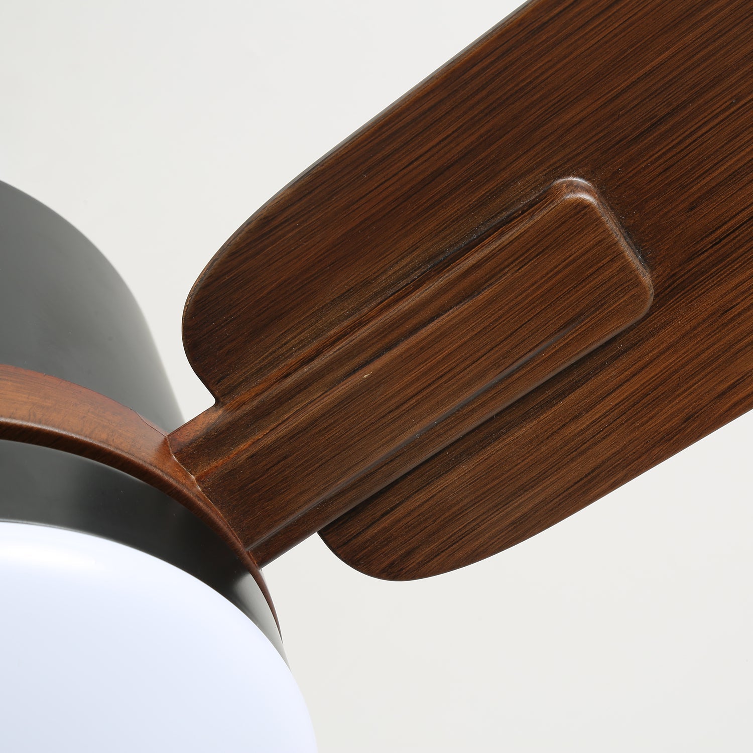 Modern mennyezeti ventilátor világítással – Fa és LED – Távirányító – Lamylie