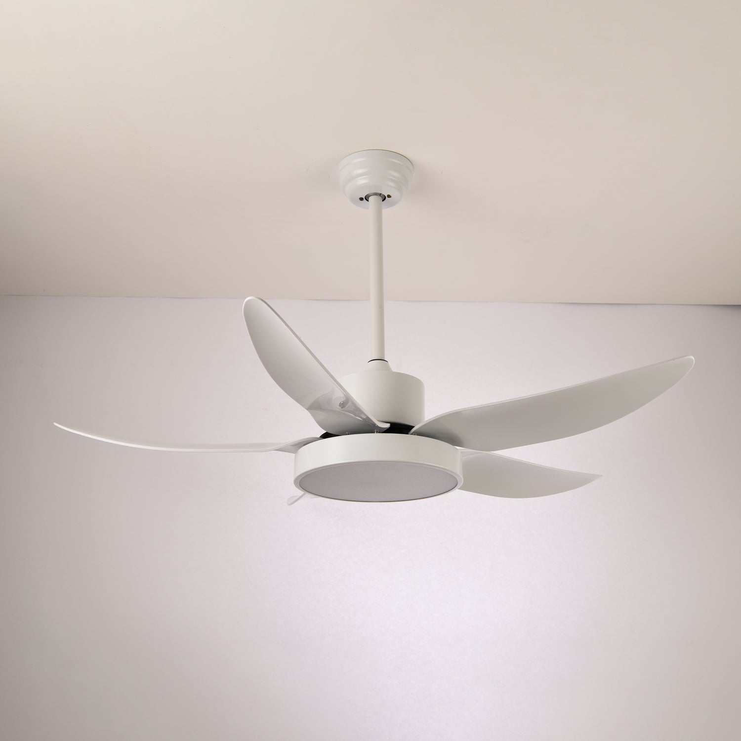 Modern takfläkt Auron med integrerad LED-belysning | Tyst och stilren – Lamylie