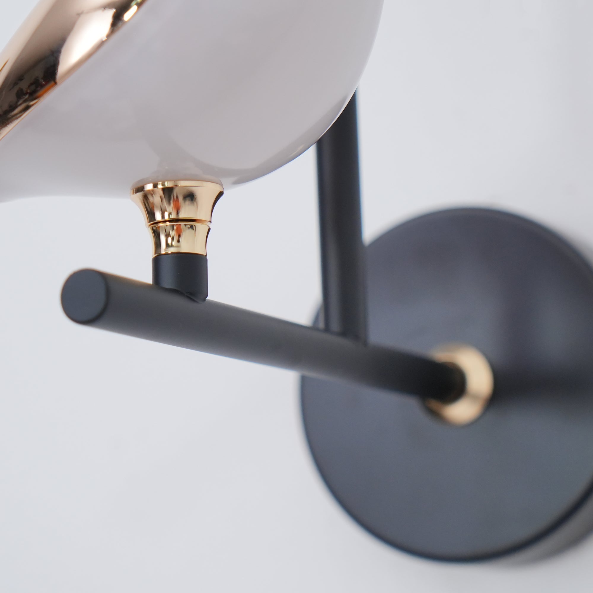 Wall Lamp with Bird Motif and Adjustable Lamp Arms | Black & Rose Gold Design 1 or 2 Light Points Magnetic Bird Modern Decorative Lighting - Lamylie