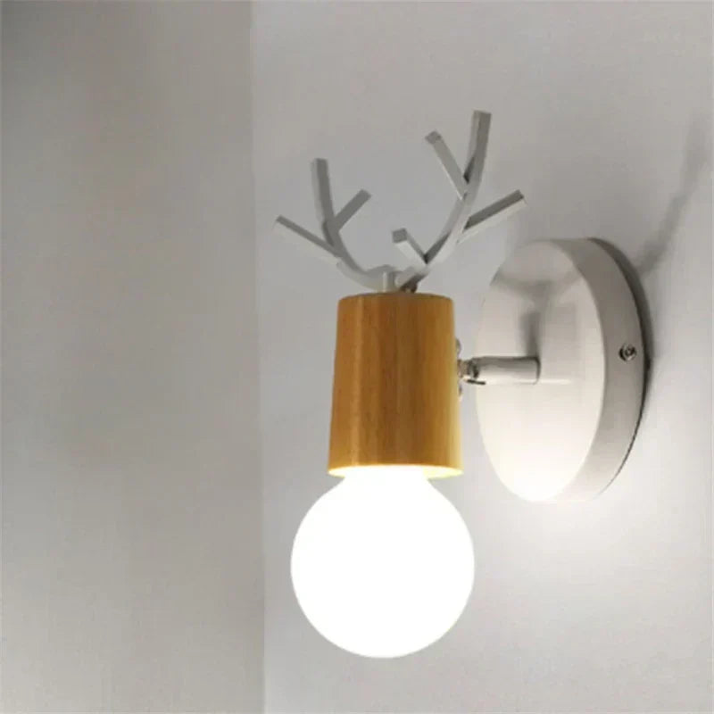 Forest Haven rusztikus agancsos fali lámpa — Meleg LED-fény