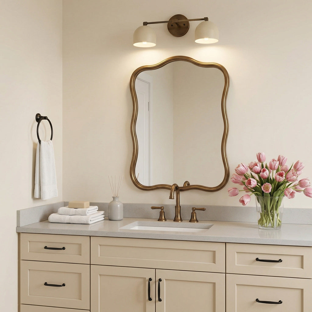 Lampada da parete in metallo con paralume sferico | Lampada dall’atmosfera scandinava per bagno, camera da letto e soggiorno | Illuminazione da parete moderna nera, oro e ottone - Lamylie